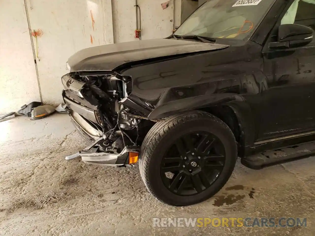 9 Photograph of a damaged car JTEBU5JR6L5757382 TOYOTA 4RUNNER 2020