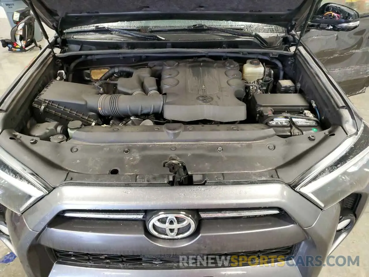 12 Photograph of a damaged car JTEBU5JR6L5759245 TOYOTA 4RUNNER 2020