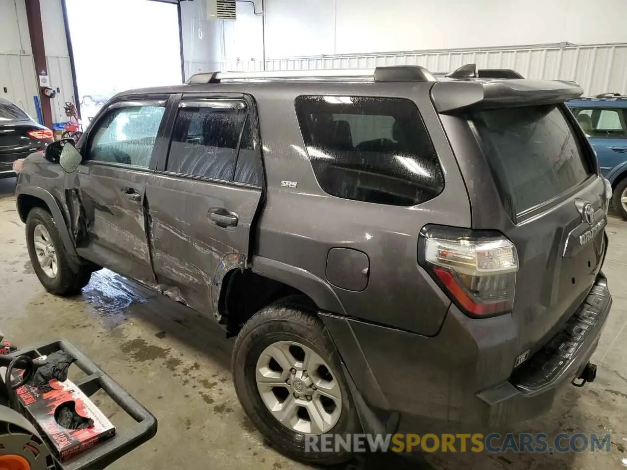 2 Photograph of a damaged car JTEBU5JR6L5759245 TOYOTA 4RUNNER 2020