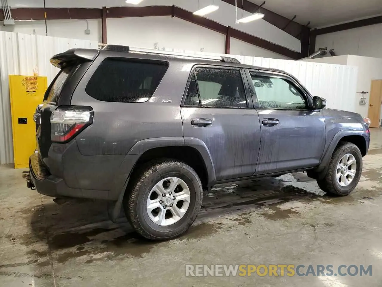 3 Photograph of a damaged car JTEBU5JR6L5759245 TOYOTA 4RUNNER 2020