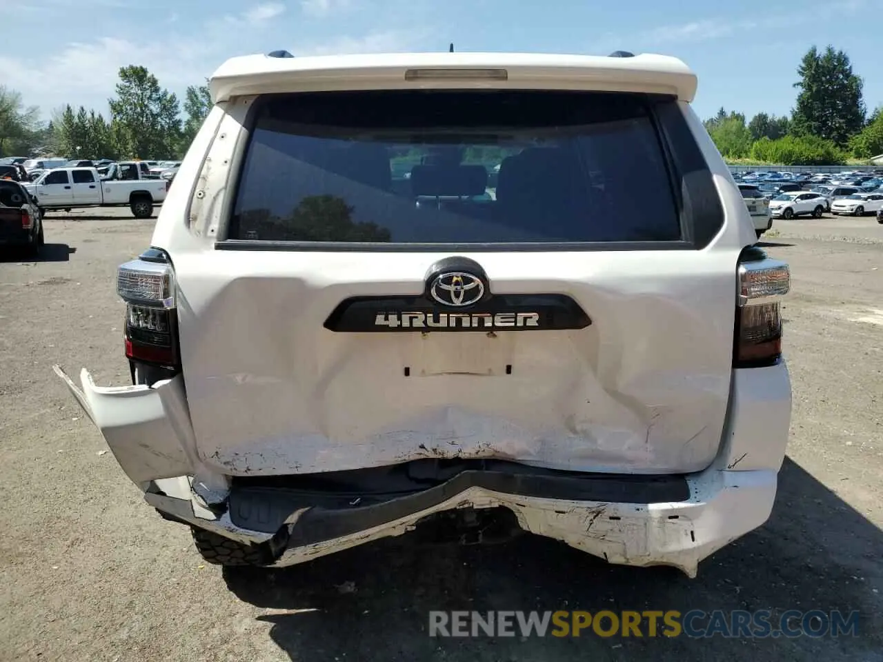 6 Photograph of a damaged car JTEBU5JR6L5760444 TOYOTA 4RUNNER 2020