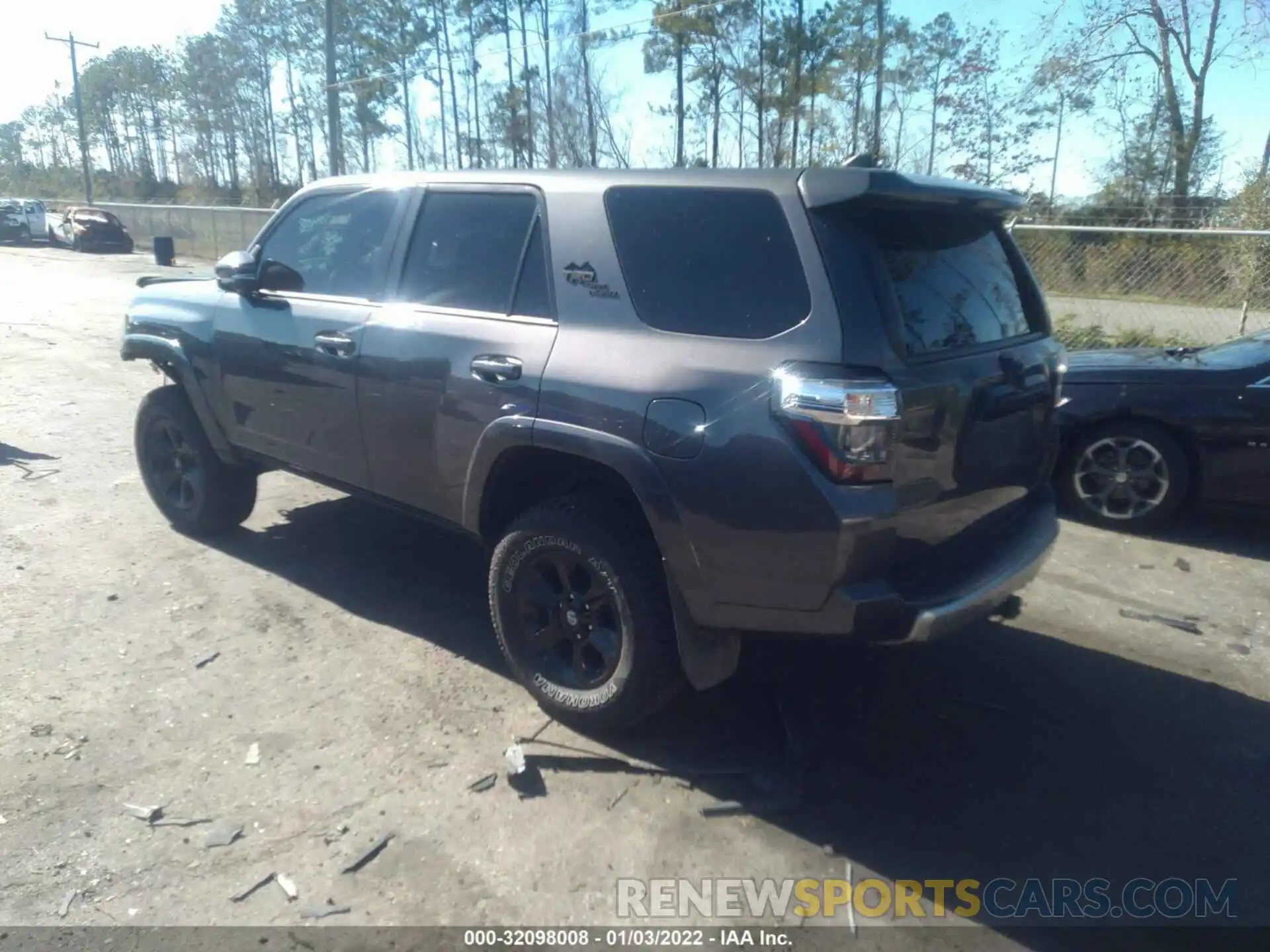 3 Photograph of a damaged car JTEBU5JR6L5762498 TOYOTA 4RUNNER 2020