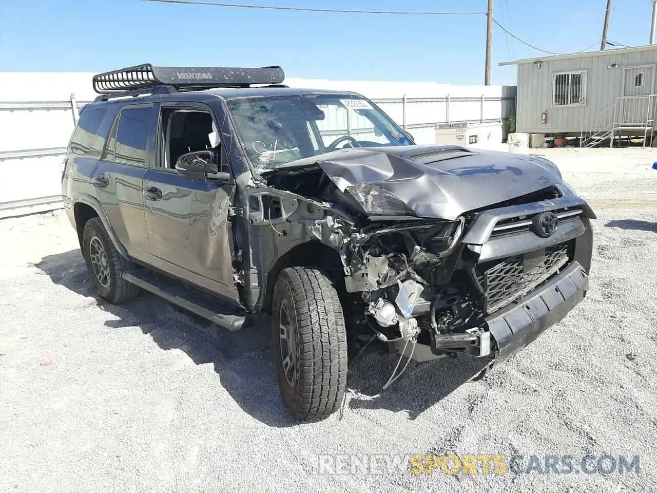 1 Photograph of a damaged car JTEBU5JR6L5769130 TOYOTA 4RUNNER 2020