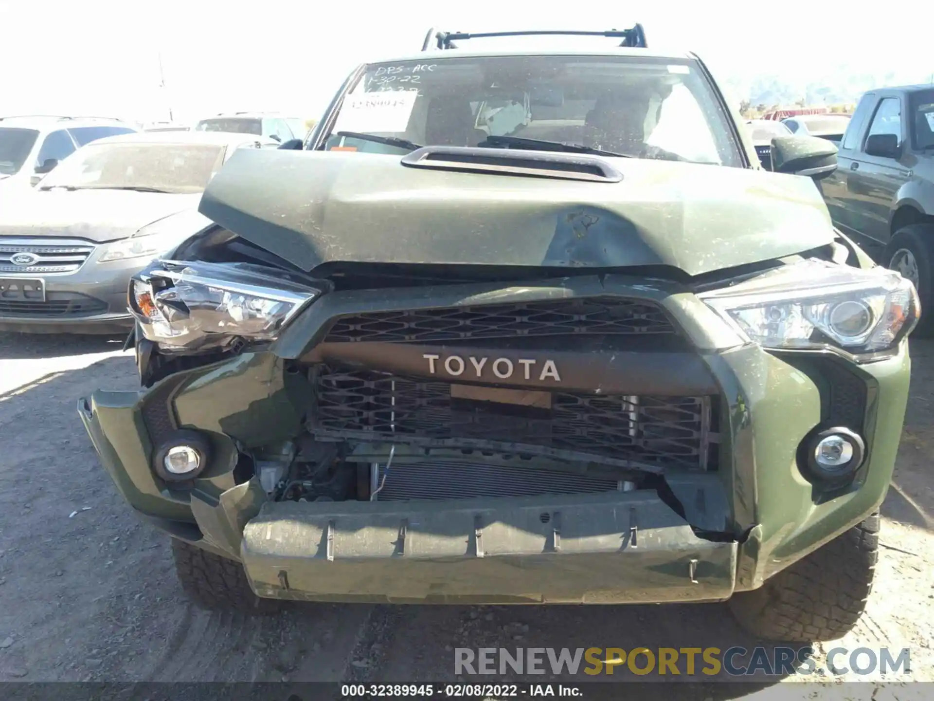 6 Photograph of a damaged car JTEBU5JR6L5771332 TOYOTA 4RUNNER 2020