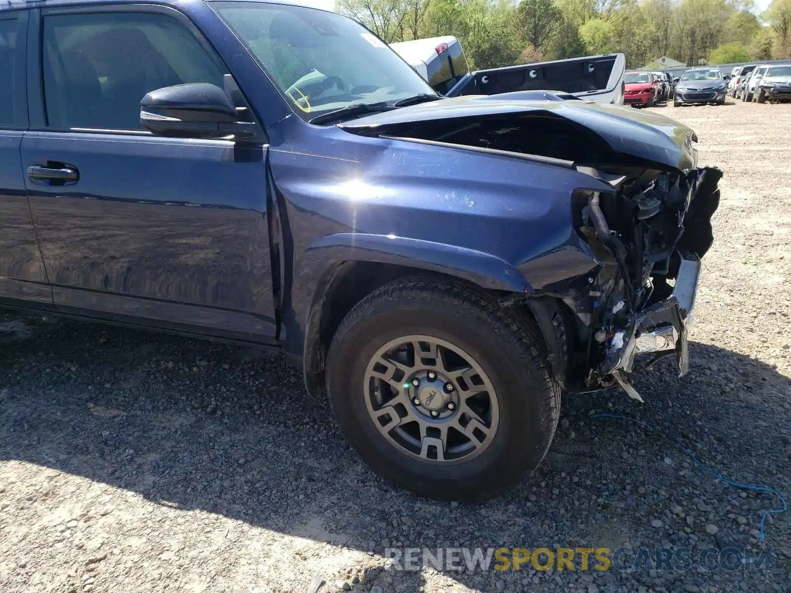 9 Photograph of a damaged car JTEBU5JR6L5774702 TOYOTA 4RUNNER 2020