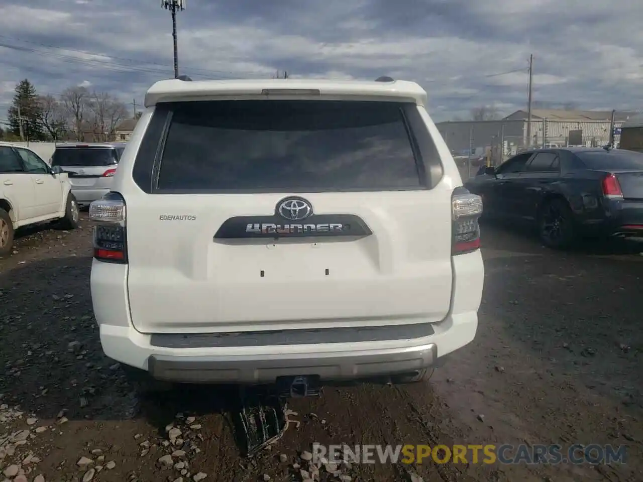 6 Photograph of a damaged car JTEBU5JR6L5782167 TOYOTA 4RUNNER 2020