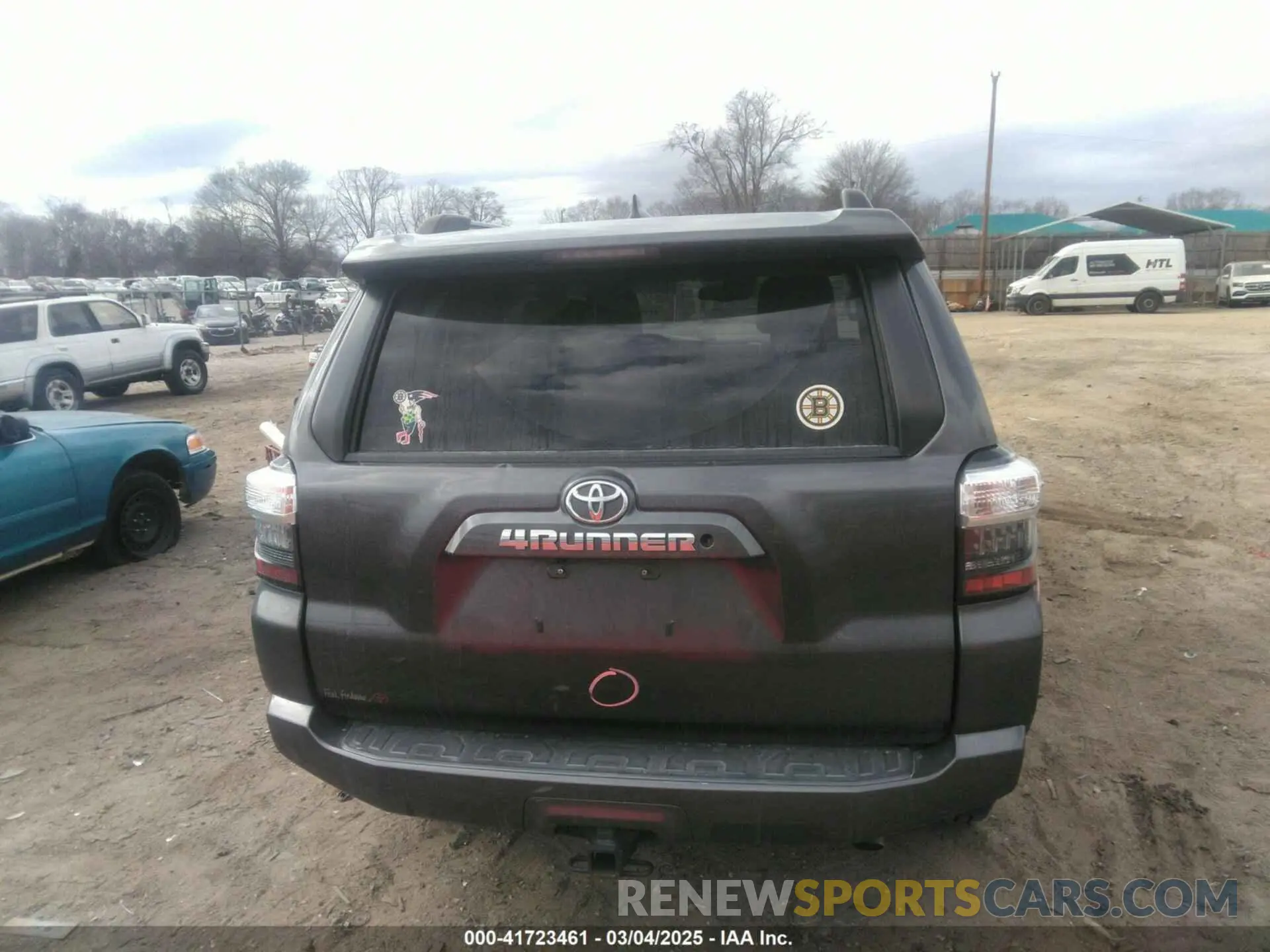 16 Photograph of a damaged car JTEBU5JR6L5782542 TOYOTA 4RUNNER 2020