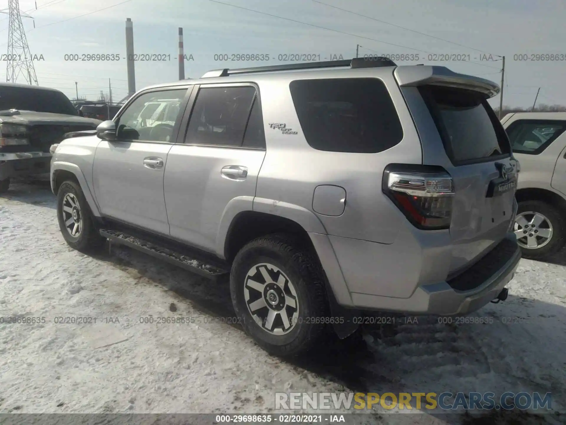 3 Photograph of a damaged car JTEBU5JR6L5788874 TOYOTA 4RUNNER 2020