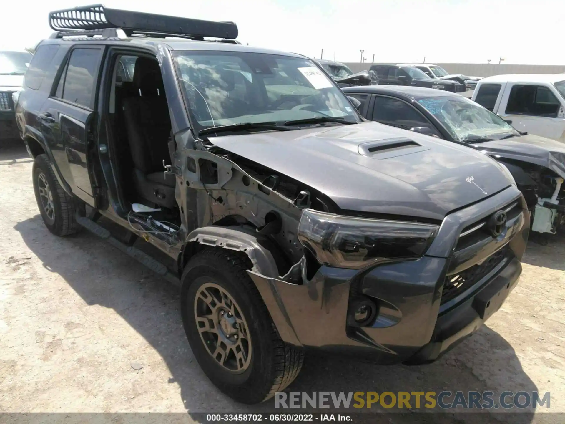 1 Photograph of a damaged car JTEBU5JR6L5796330 TOYOTA 4RUNNER 2020