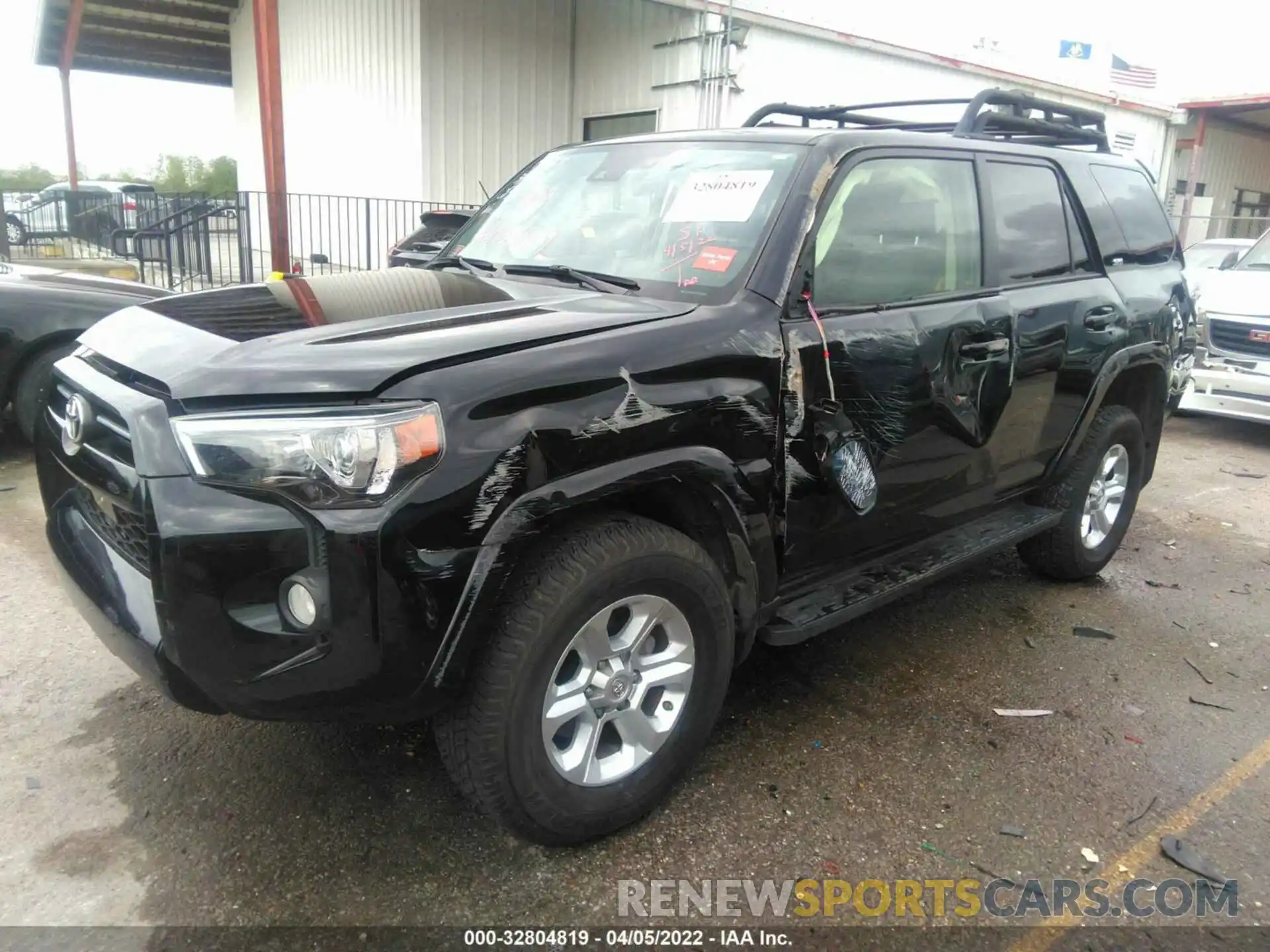 2 Photograph of a damaged car JTEBU5JR6L5817161 TOYOTA 4RUNNER 2020