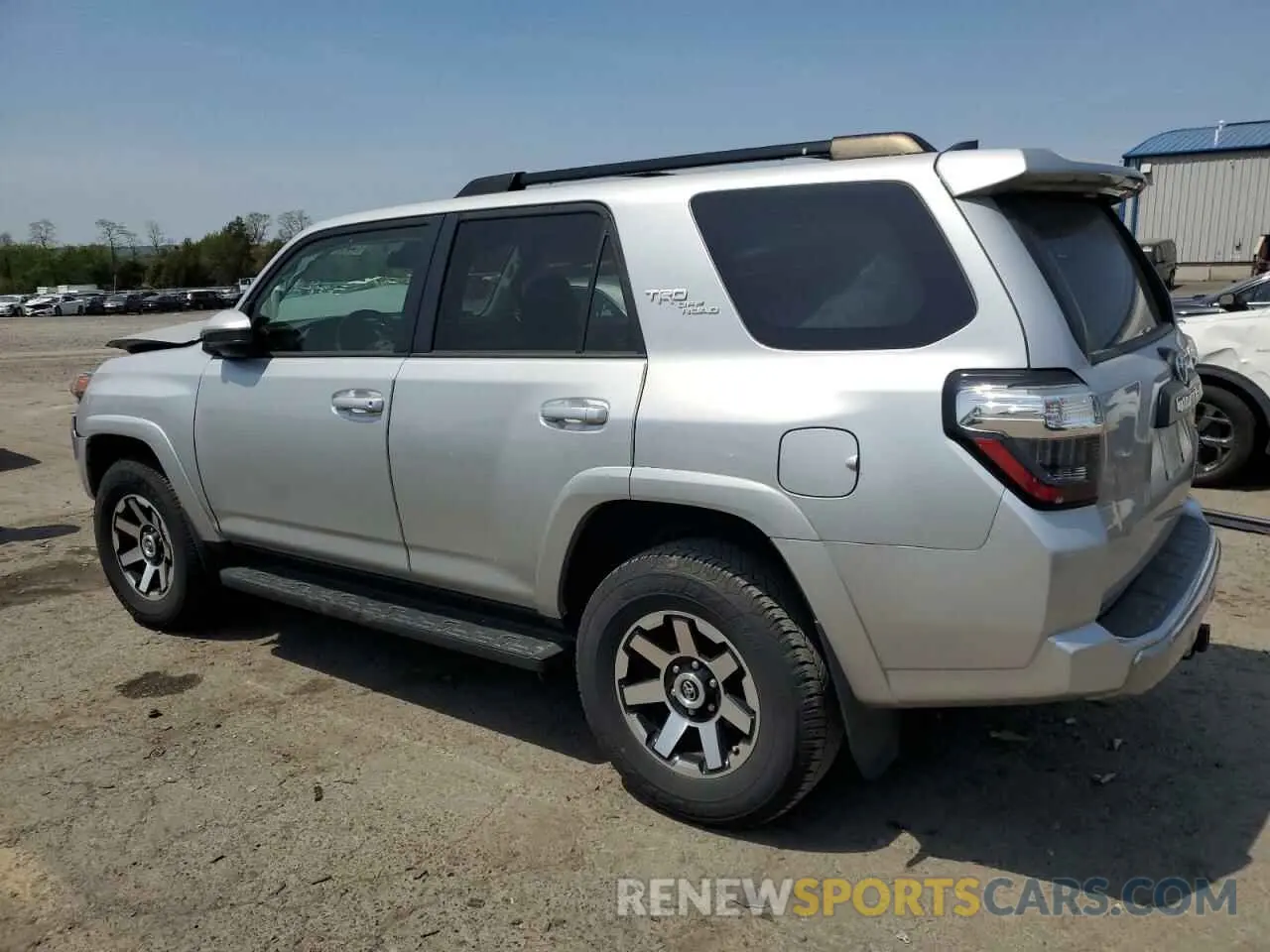 2 Photograph of a damaged car JTEBU5JR6L5820044 TOYOTA 4RUNNER 2020
