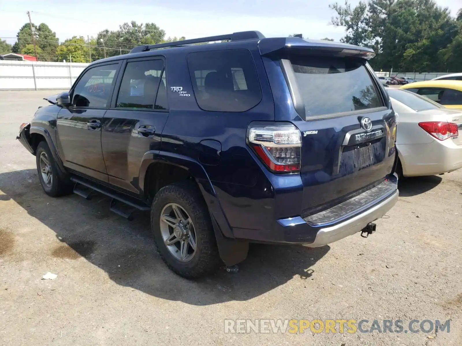 3 Photograph of a damaged car JTEBU5JR6L5822750 TOYOTA 4RUNNER 2020