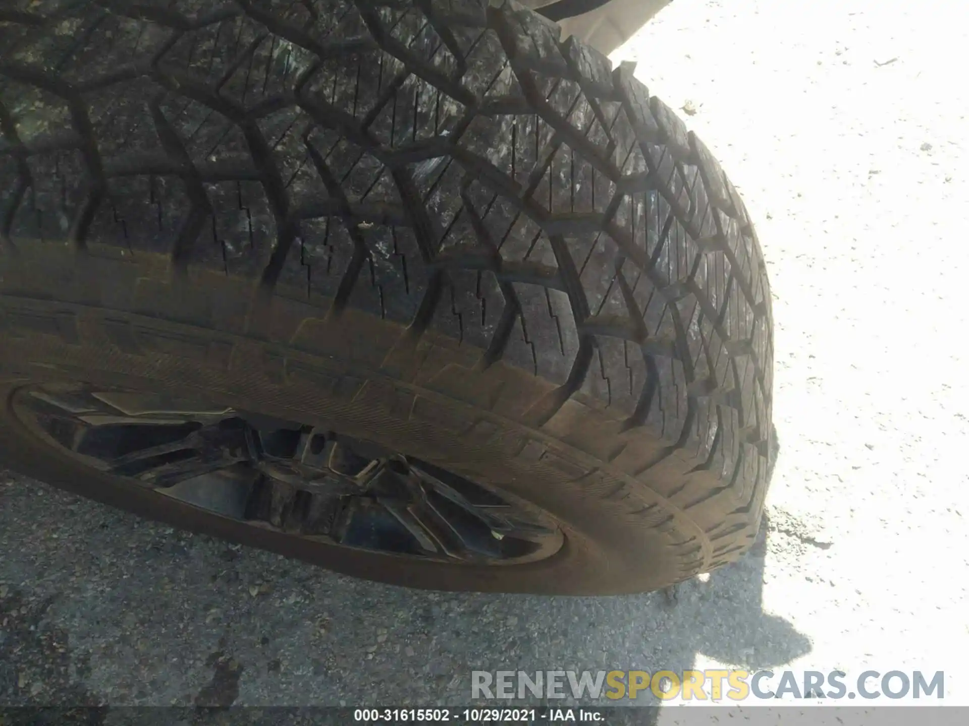 13 Photograph of a damaged car JTEBU5JR6L5825888 TOYOTA 4RUNNER 2020