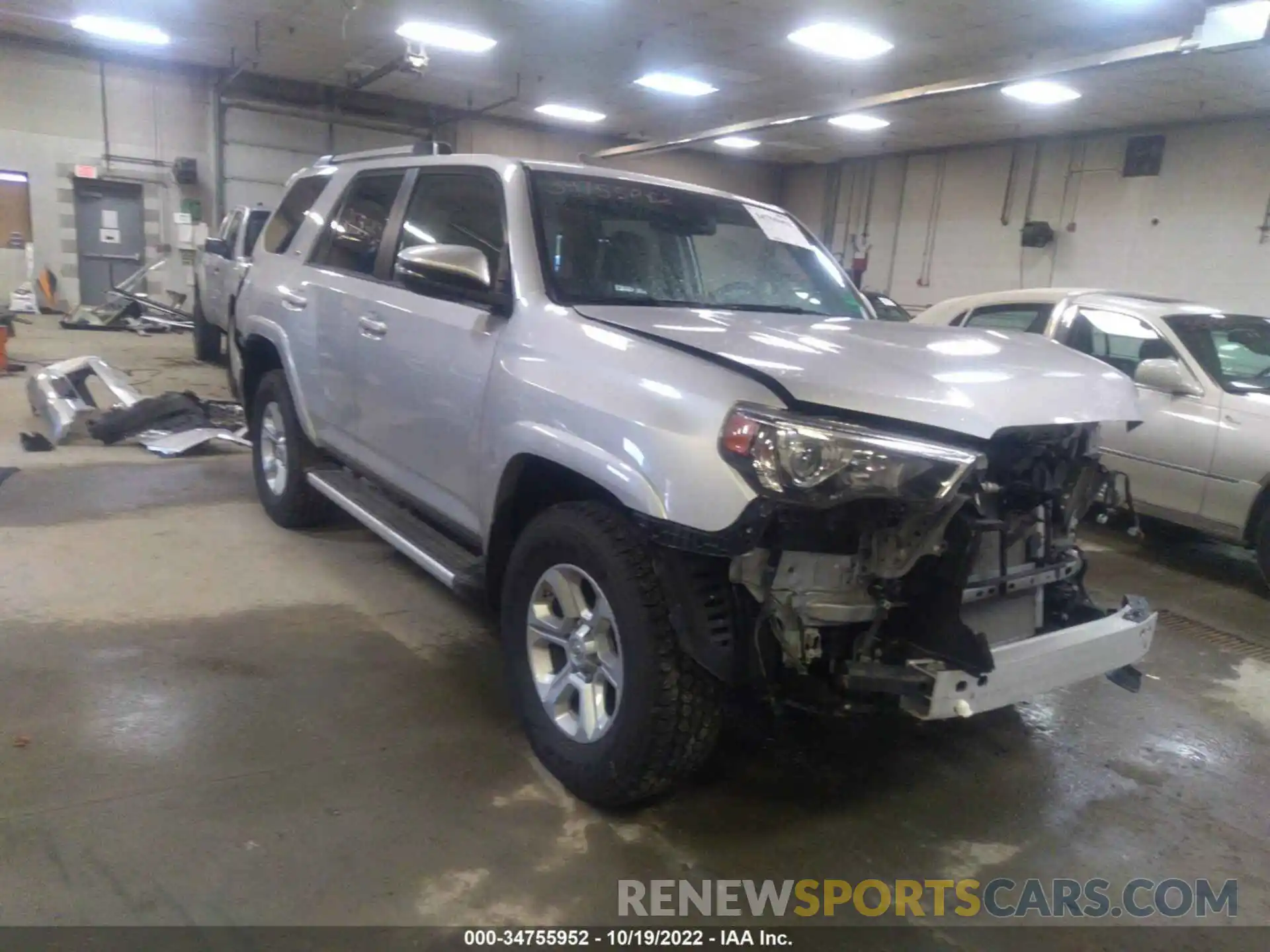 1 Photograph of a damaged car JTEBU5JR6L5827396 TOYOTA 4RUNNER 2020