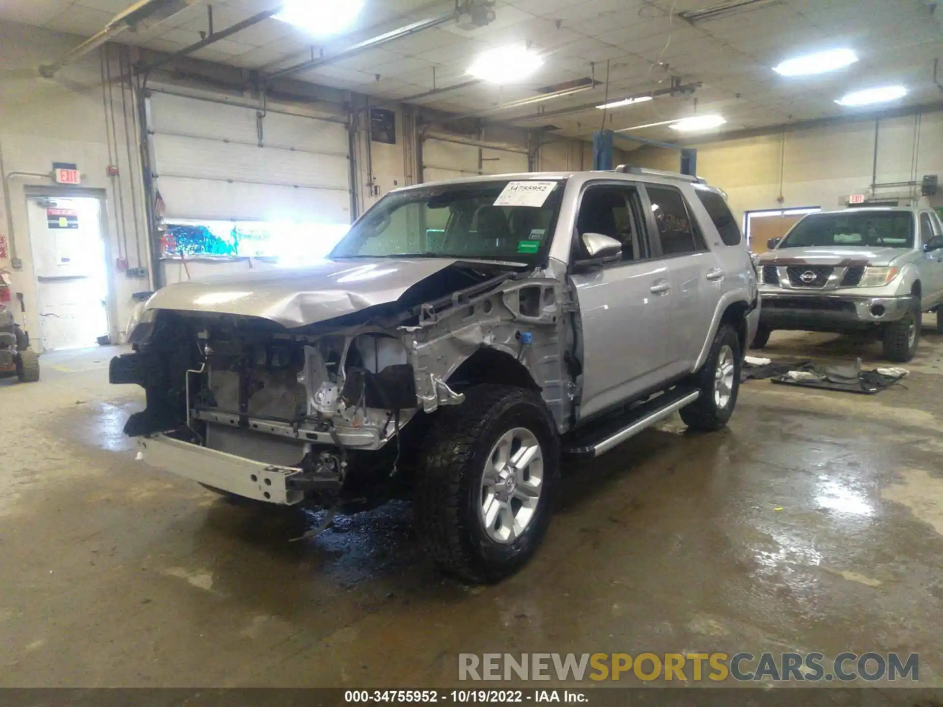 2 Photograph of a damaged car JTEBU5JR6L5827396 TOYOTA 4RUNNER 2020