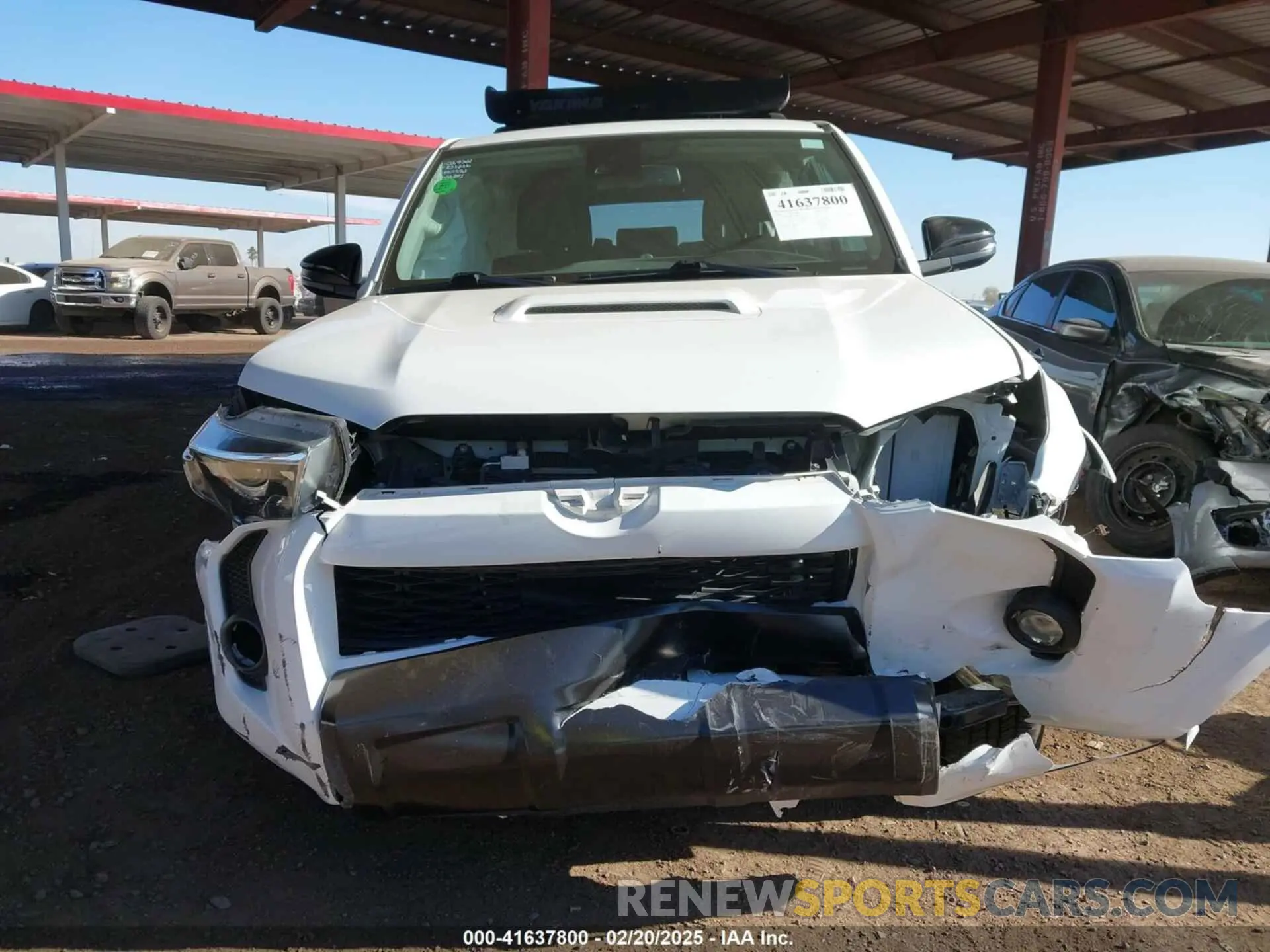 12 Photograph of a damaged car JTEBU5JR6L5832422 TOYOTA 4RUNNER 2020