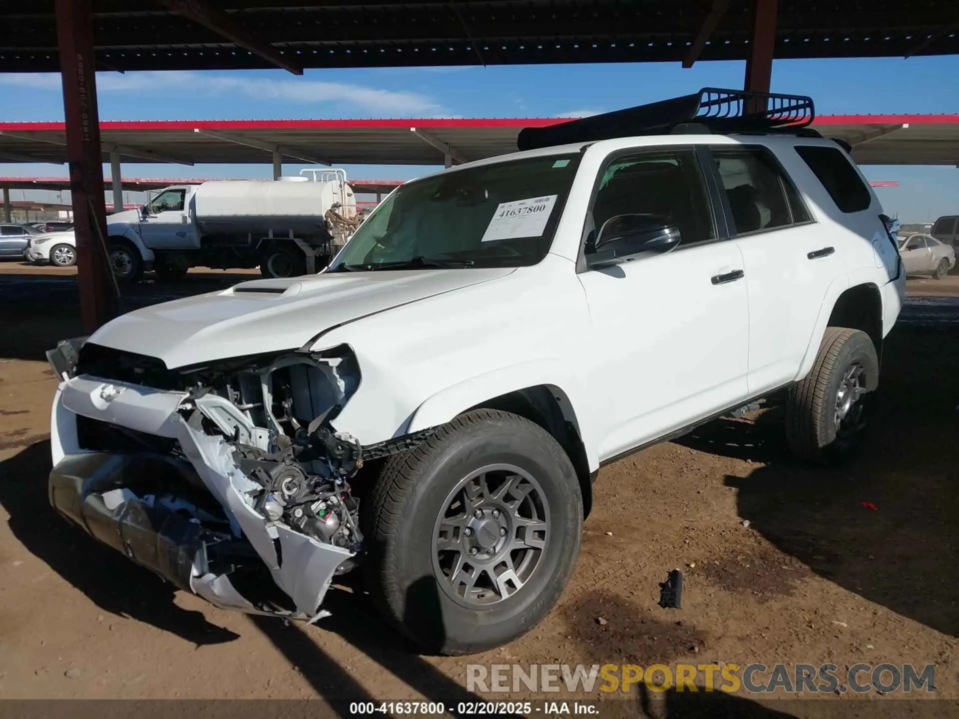 2 Photograph of a damaged car JTEBU5JR6L5832422 TOYOTA 4RUNNER 2020