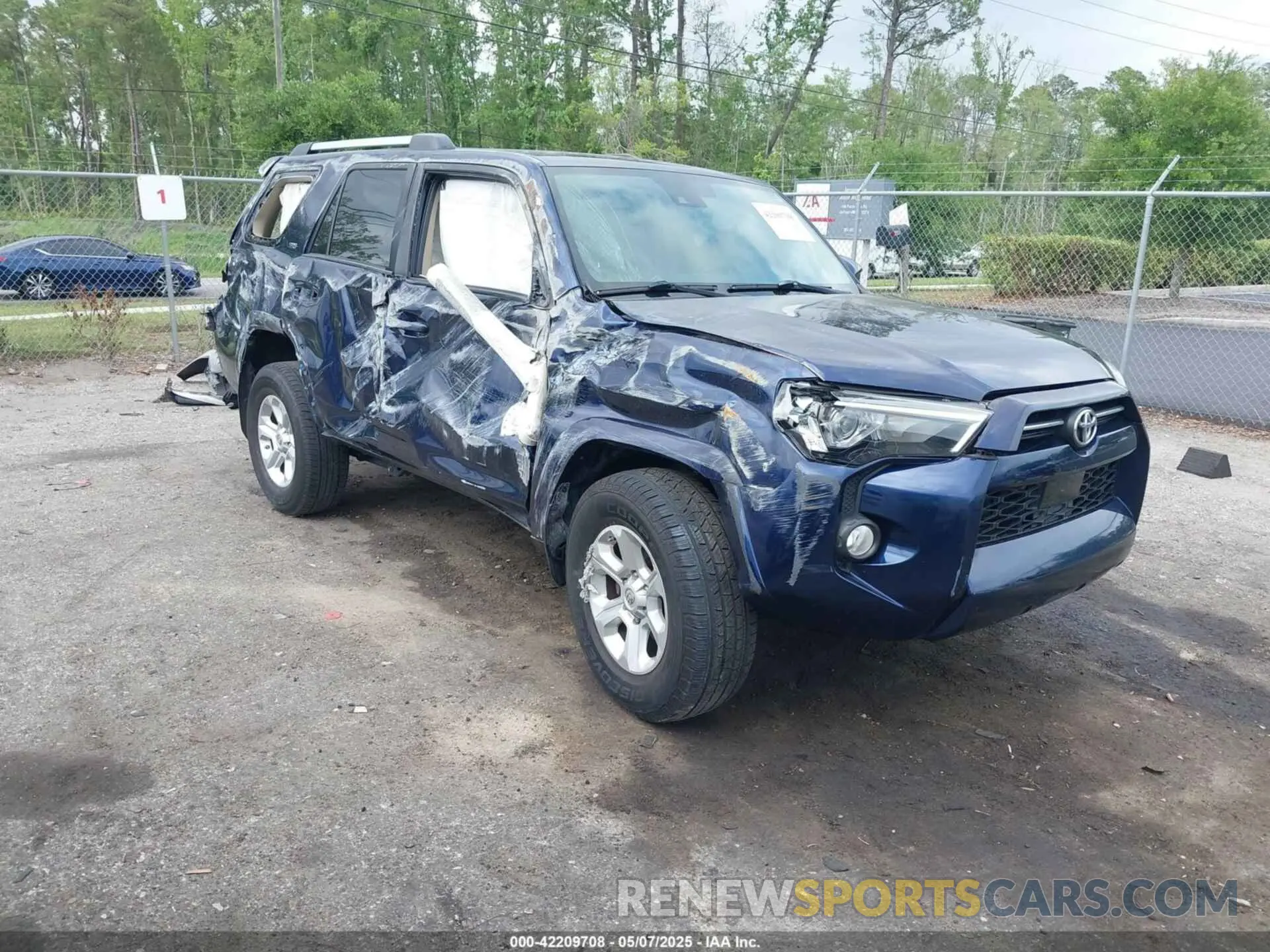 1 Photograph of a damaged car JTEBU5JR7L5740963 TOYOTA 4RUNNER 2020