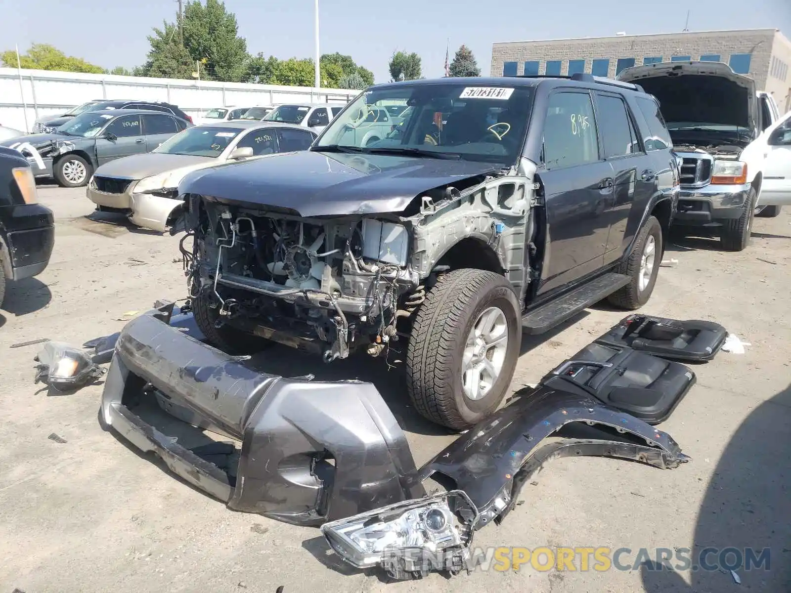 2 Photograph of a damaged car JTEBU5JR7L5751350 TOYOTA 4RUNNER 2020