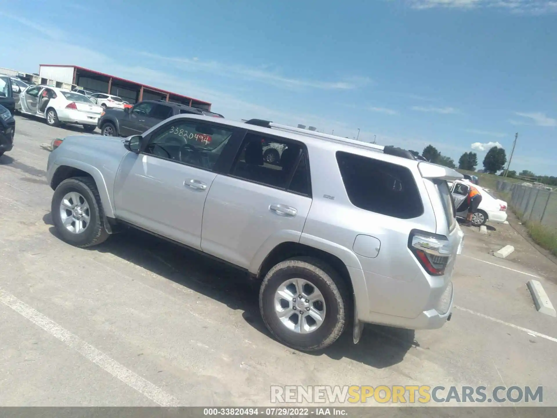 3 Photograph of a damaged car JTEBU5JR7L5754460 TOYOTA 4RUNNER 2020