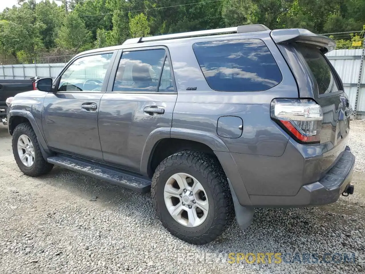 2 Photograph of a damaged car JTEBU5JR7L5754569 TOYOTA 4RUNNER 2020