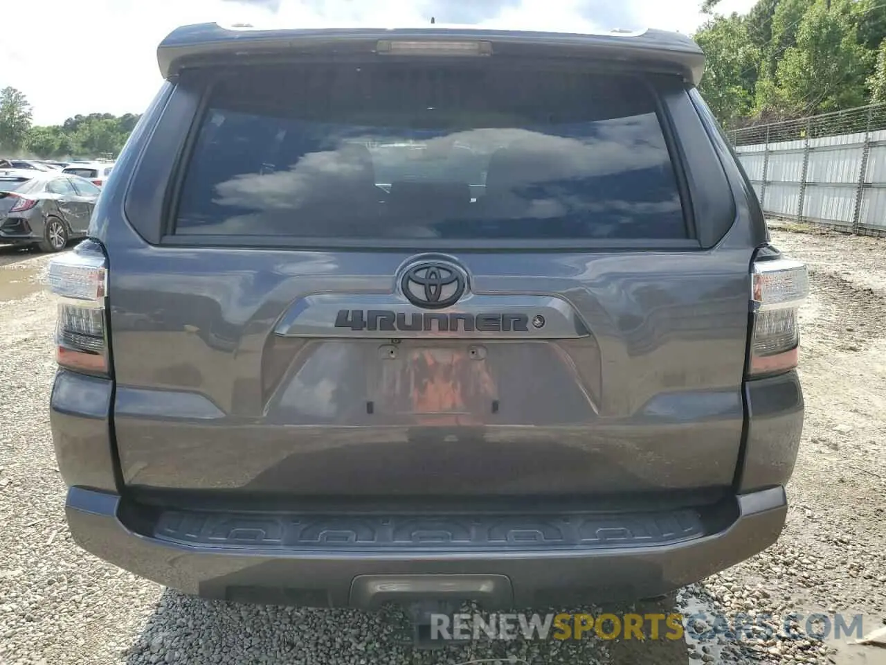 6 Photograph of a damaged car JTEBU5JR7L5754569 TOYOTA 4RUNNER 2020