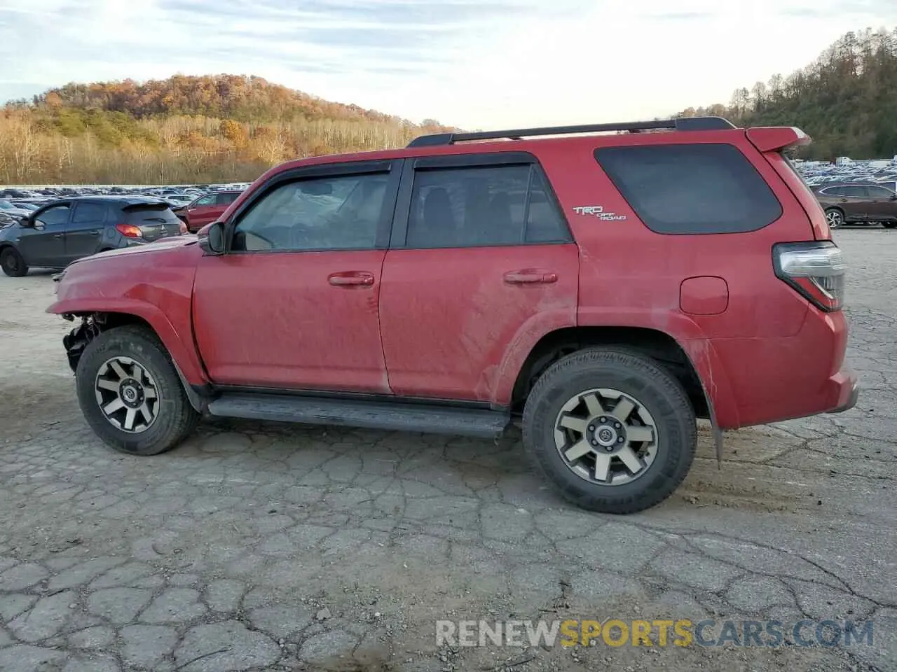 2 Photograph of a damaged car JTEBU5JR7L5766673 TOYOTA 4RUNNER 2020