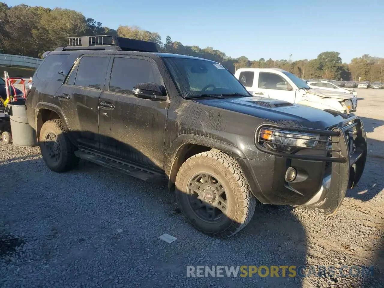 4 Photograph of a damaged car JTEBU5JR7L5770917 TOYOTA 4RUNNER 2020