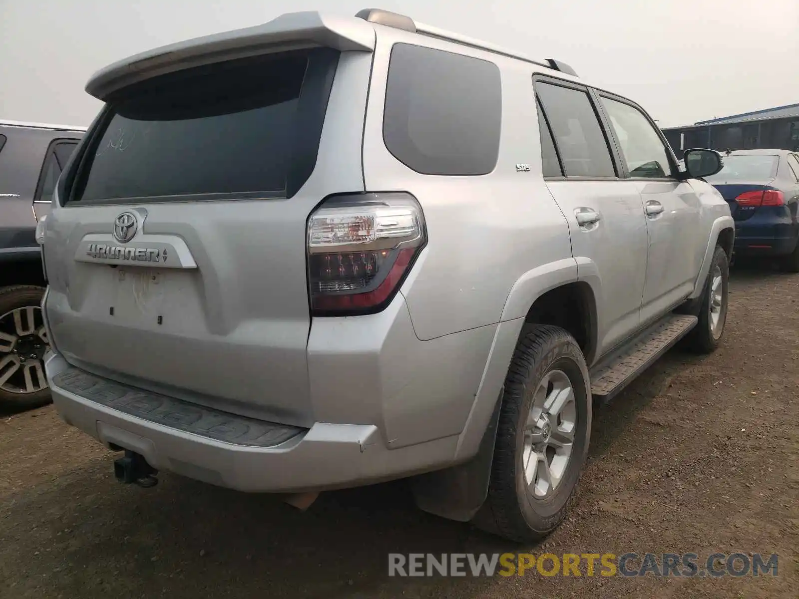 4 Photograph of a damaged car JTEBU5JR7L5772084 TOYOTA 4RUNNER 2020