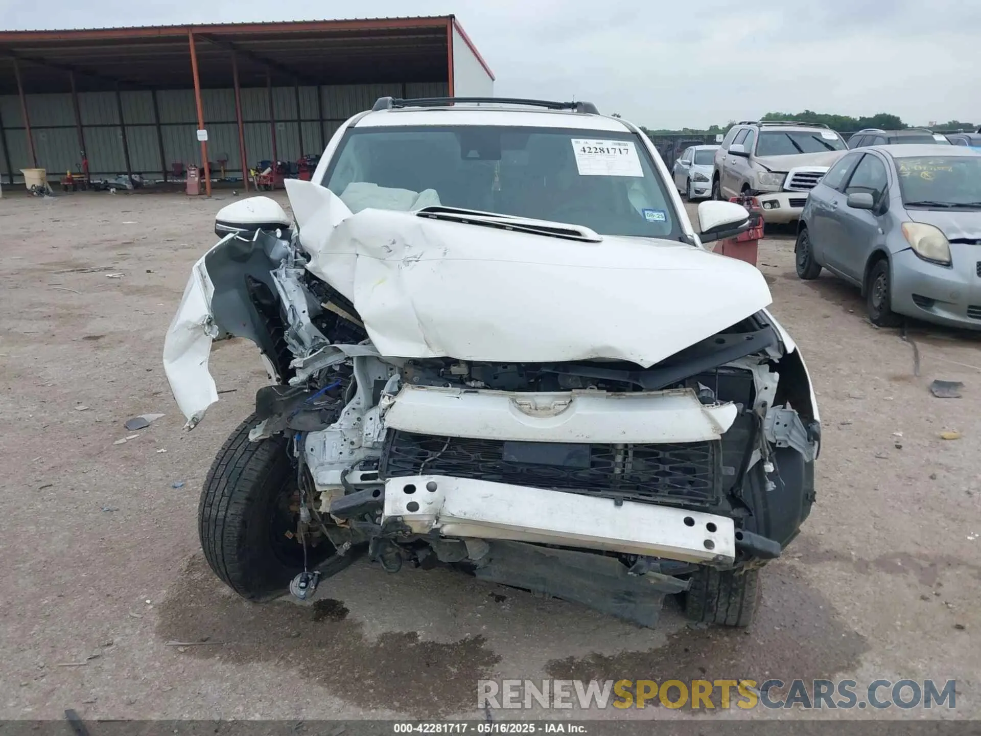 13 Photograph of a damaged car JTEBU5JR7L5772912 TOYOTA 4RUNNER 2020