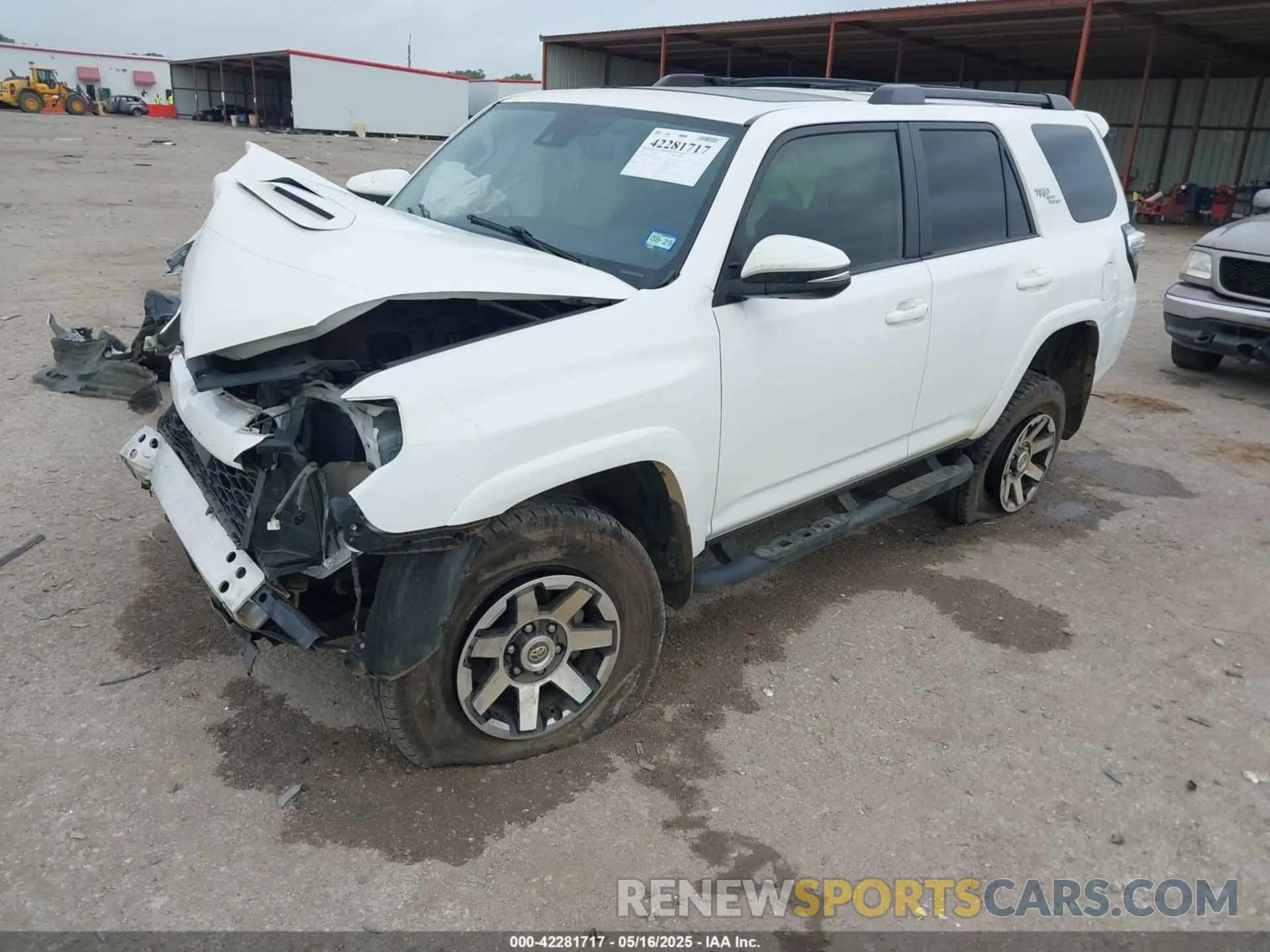2 Photograph of a damaged car JTEBU5JR7L5772912 TOYOTA 4RUNNER 2020