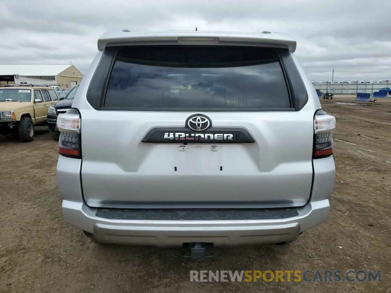 6 Photograph of a damaged car JTEBU5JR7L5776247 TOYOTA 4RUNNER 2020