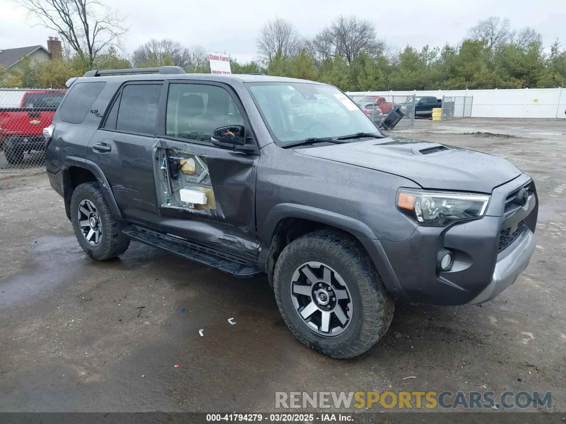 6 Photograph of a damaged car JTEBU5JR7L5778872 TOYOTA 4RUNNER 2020