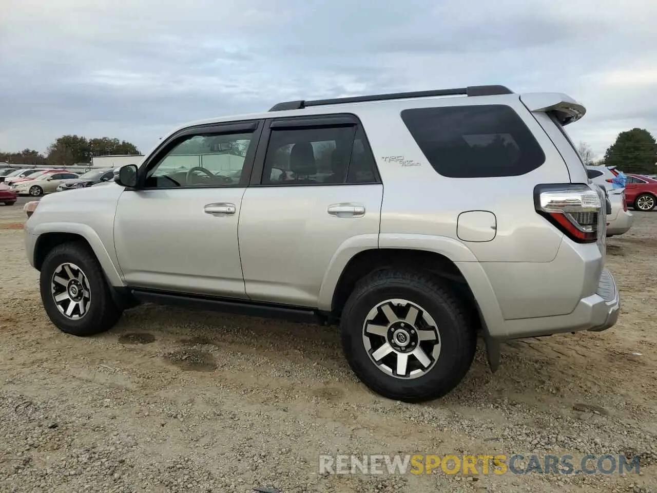 2 Photograph of a damaged car JTEBU5JR7L5786471 TOYOTA 4RUNNER 2020