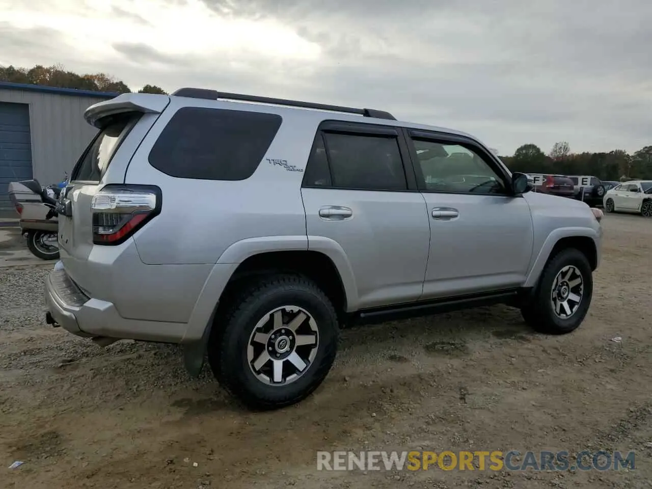 3 Photograph of a damaged car JTEBU5JR7L5786471 TOYOTA 4RUNNER 2020