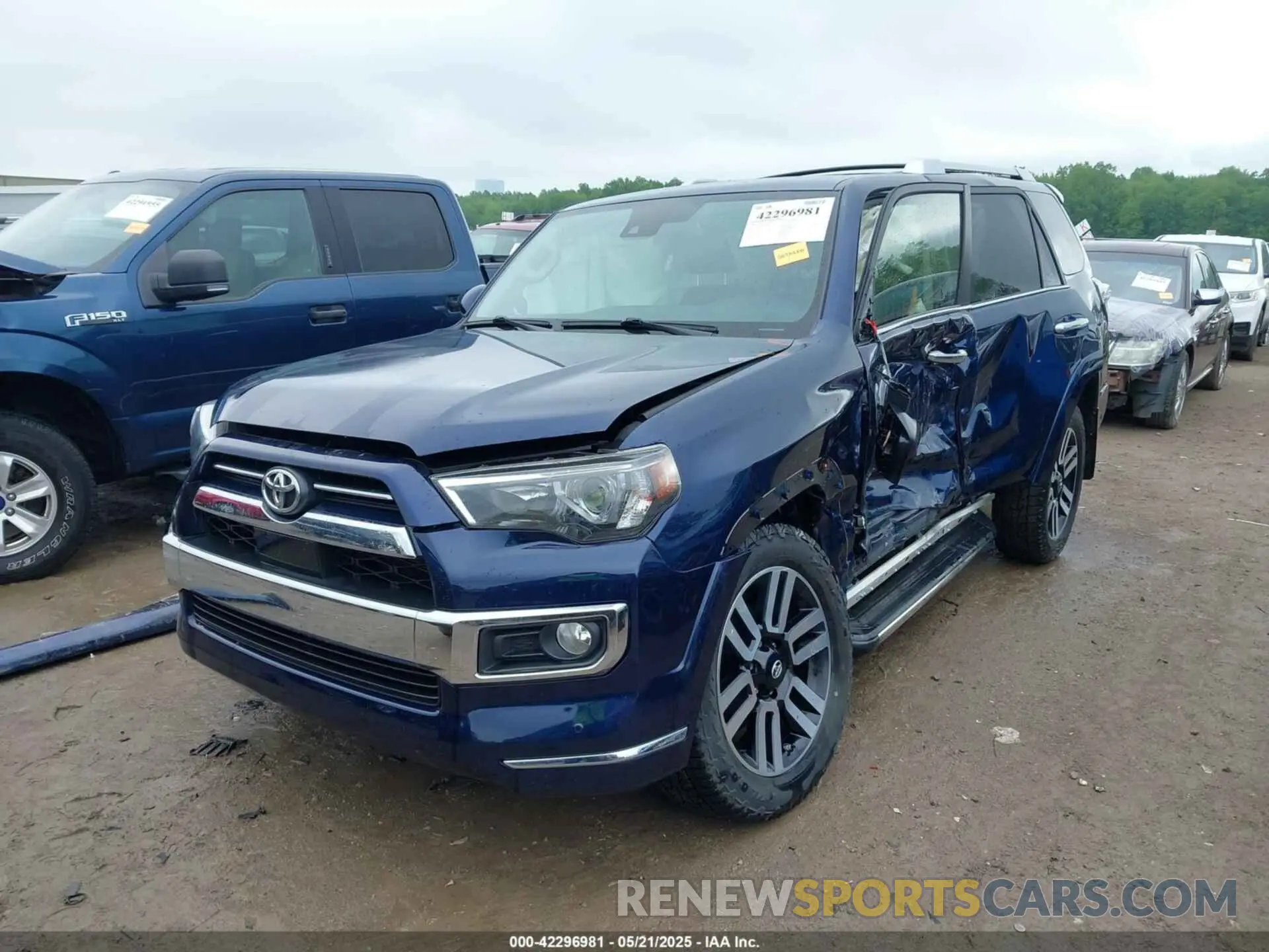 2 Photograph of a damaged car JTEBU5JR7L5789838 TOYOTA 4RUNNER 2020