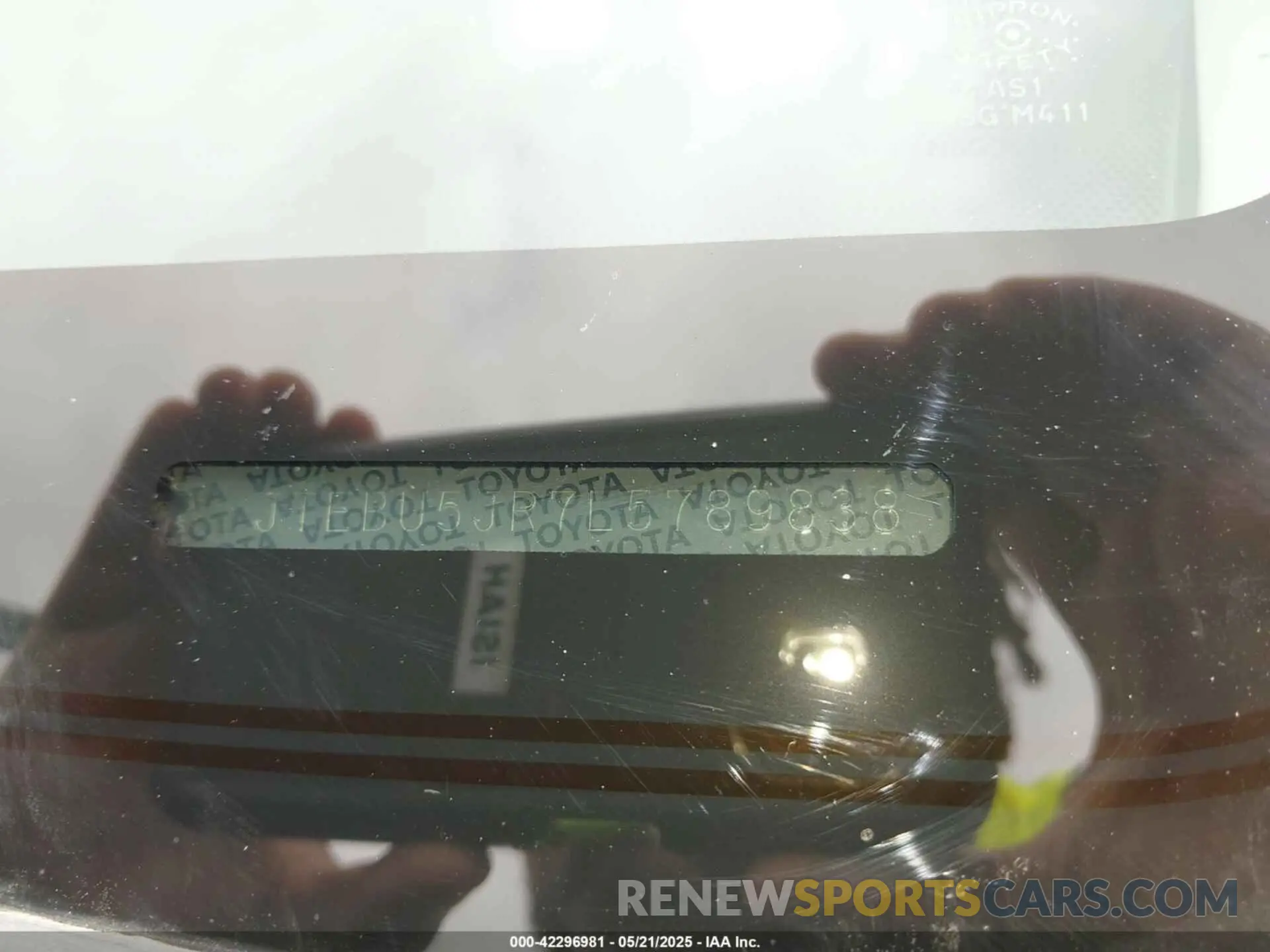 9 Photograph of a damaged car JTEBU5JR7L5789838 TOYOTA 4RUNNER 2020