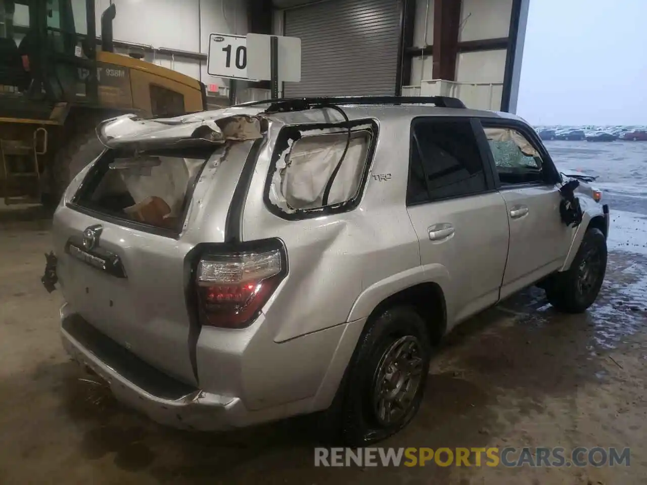 4 Photograph of a damaged car JTEBU5JR7L5790200 TOYOTA 4RUNNER 2020