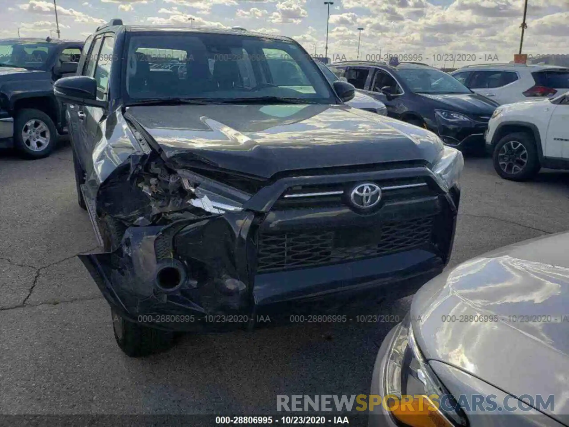 13 Photograph of a damaged car JTEBU5JR7L5796577 TOYOTA 4RUNNER 2020