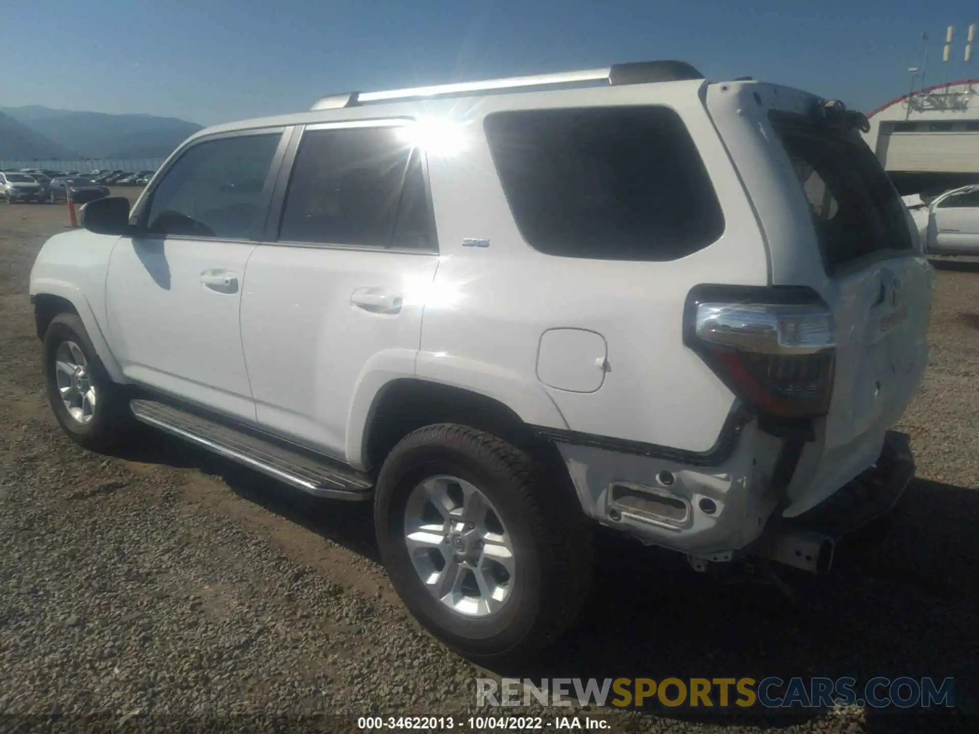 3 Photograph of a damaged car JTEBU5JR7L5796952 TOYOTA 4RUNNER 2020