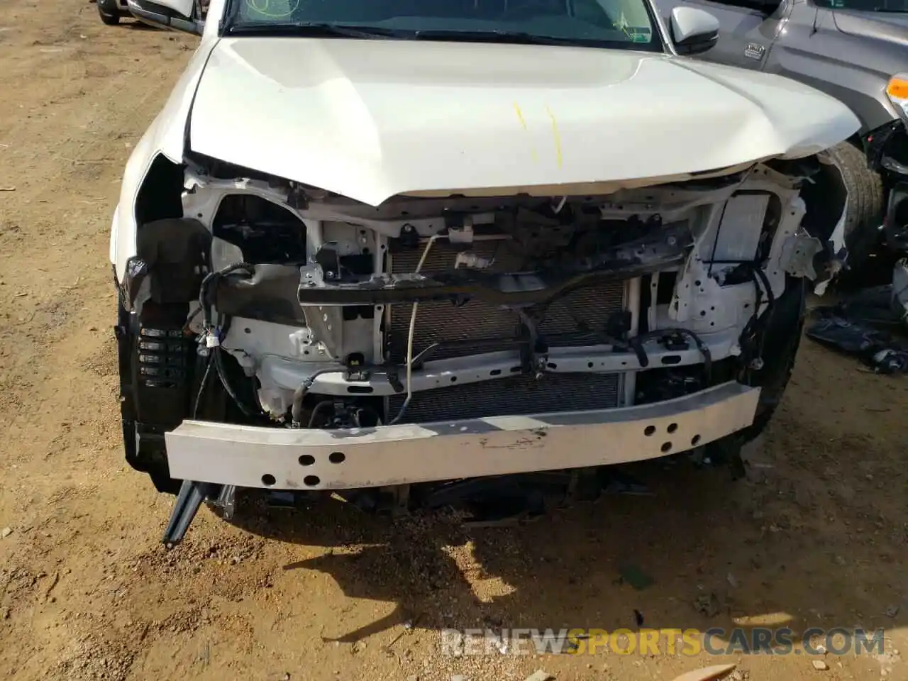 9 Photograph of a damaged car JTEBU5JR7L5799141 TOYOTA 4RUNNER 2020