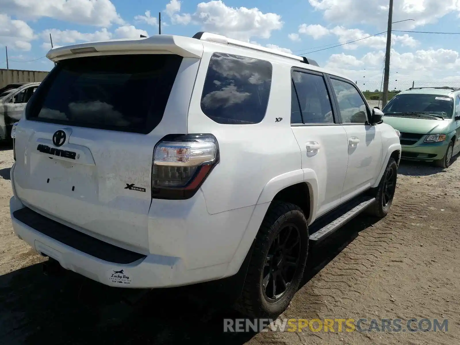 4 Photograph of a damaged car JTEBU5JR7L5800353 TOYOTA 4RUNNER 2020