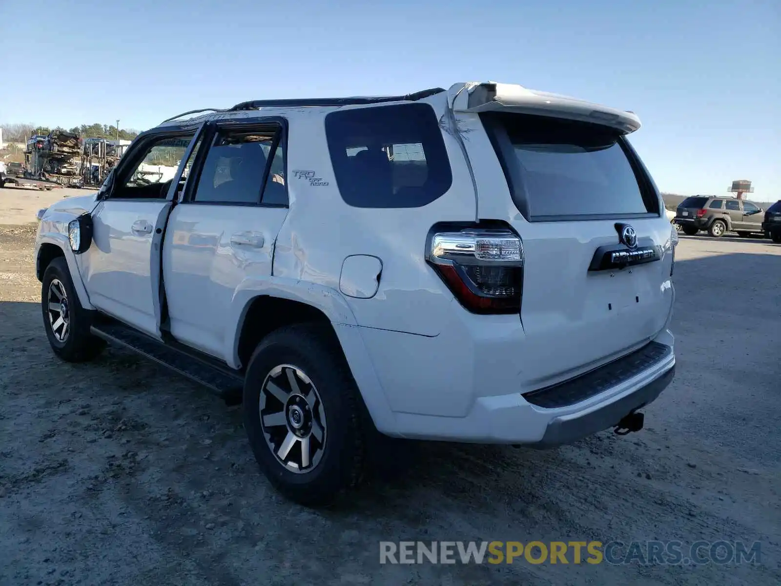 3 Photograph of a damaged car JTEBU5JR7L5803639 TOYOTA 4RUNNER 2020