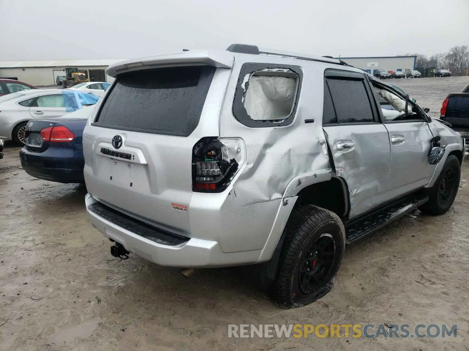 4 Photograph of a damaged car JTEBU5JR7L5807237 TOYOTA 4RUNNER 2020