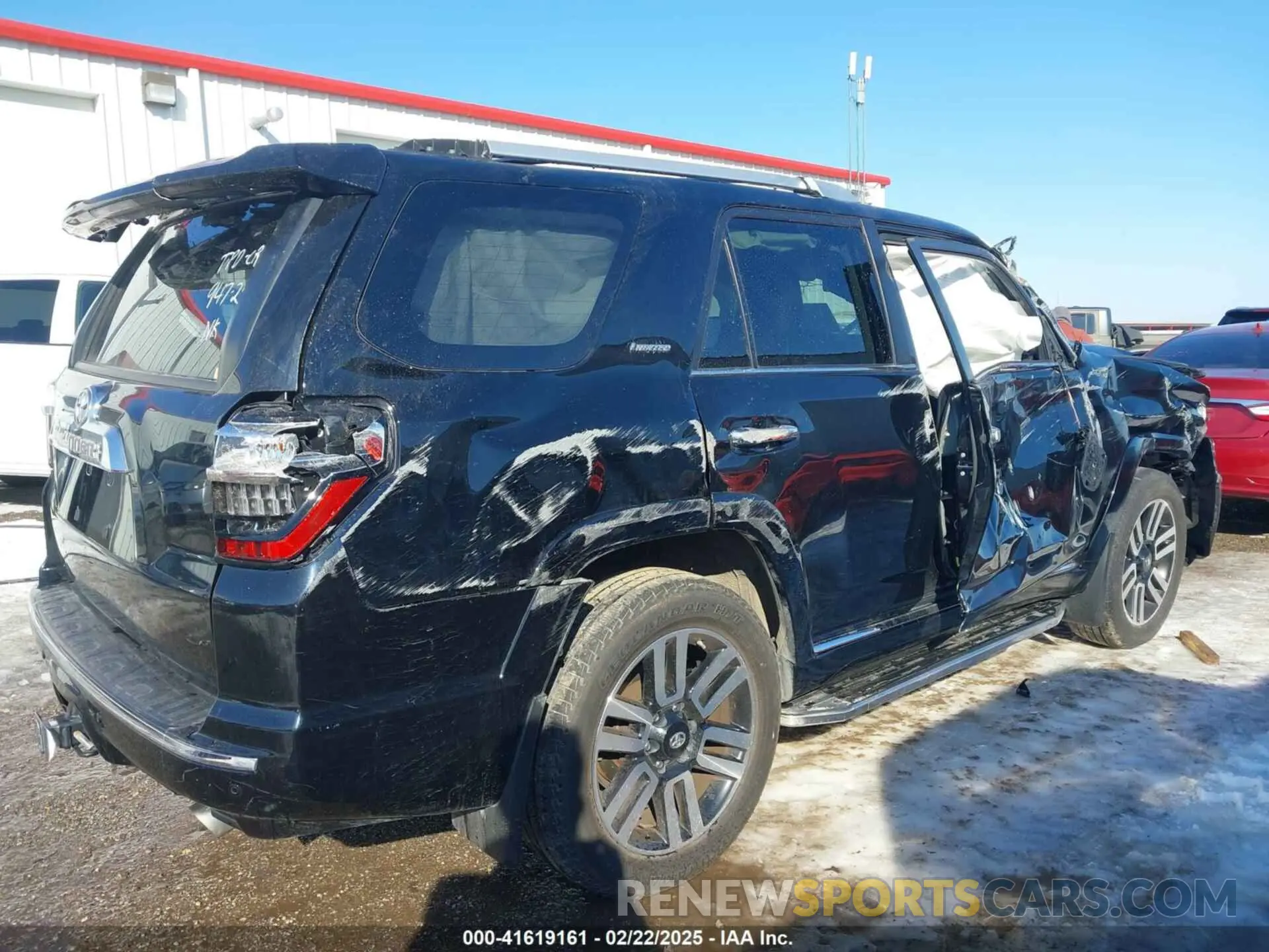 4 Photograph of a damaged car JTEBU5JR7L5829402 TOYOTA 4RUNNER 2020