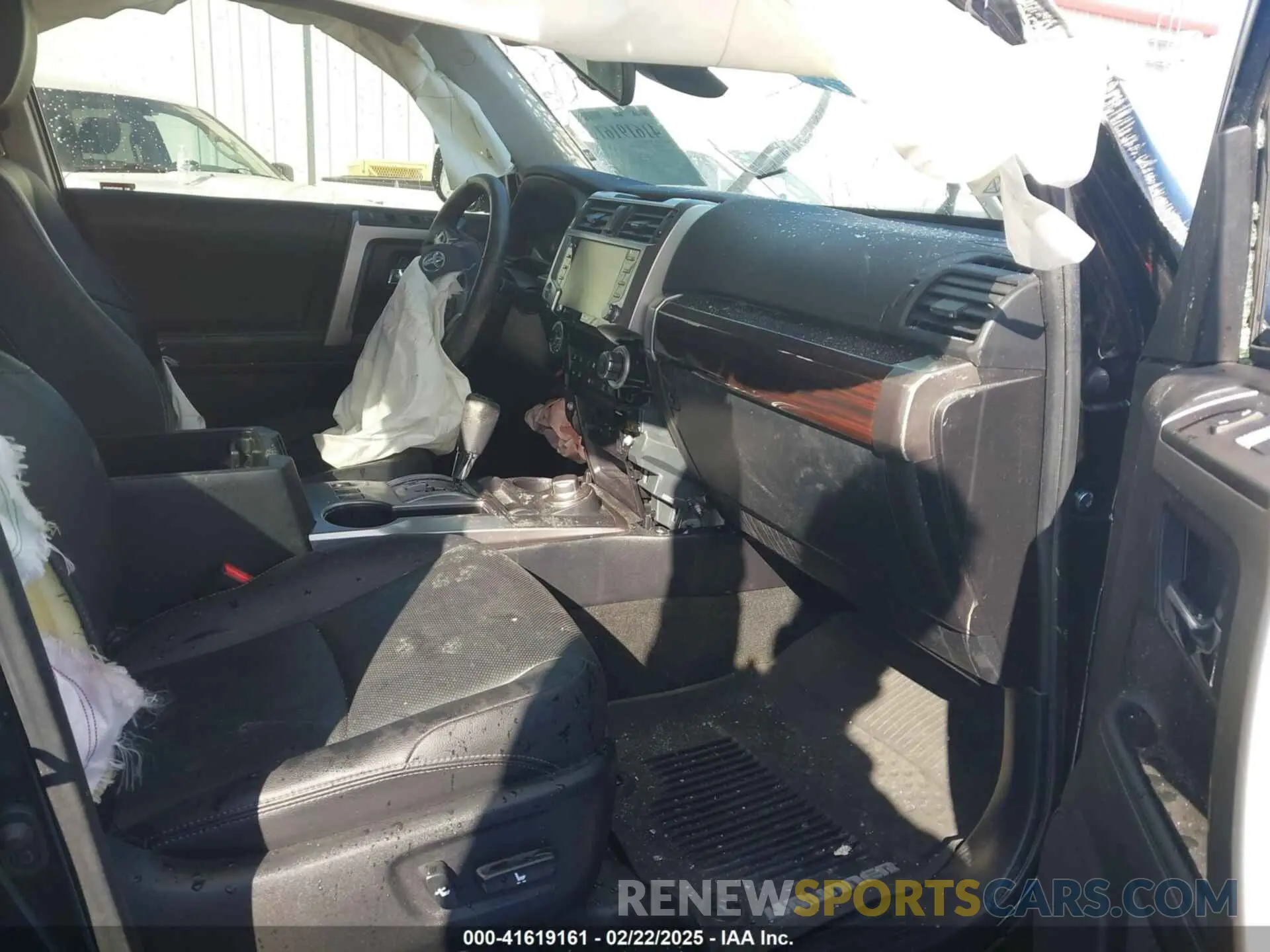 5 Photograph of a damaged car JTEBU5JR7L5829402 TOYOTA 4RUNNER 2020