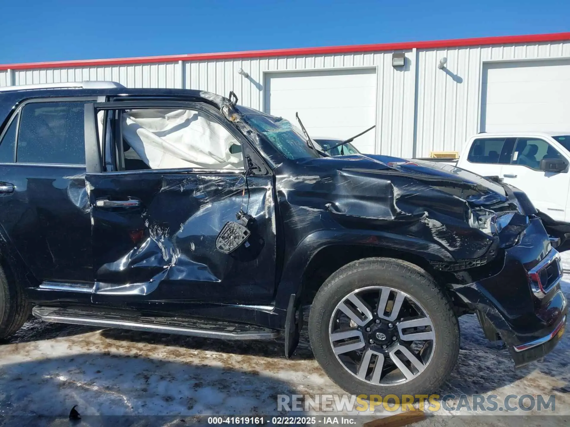 6 Photograph of a damaged car JTEBU5JR7L5829402 TOYOTA 4RUNNER 2020