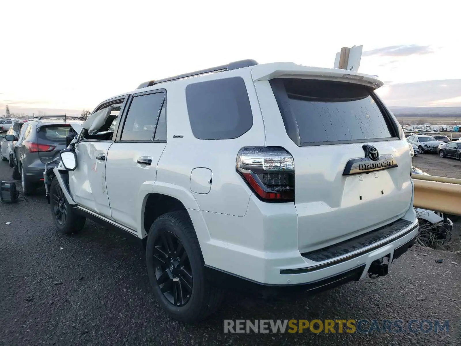 3 Photograph of a damaged car JTEBU5JR7L5833353 TOYOTA 4RUNNER 2020