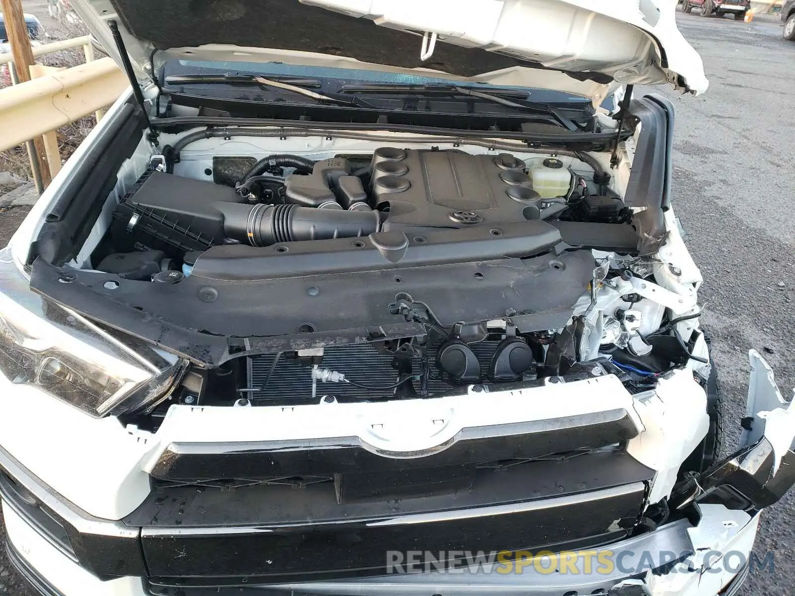 7 Photograph of a damaged car JTEBU5JR7L5833353 TOYOTA 4RUNNER 2020