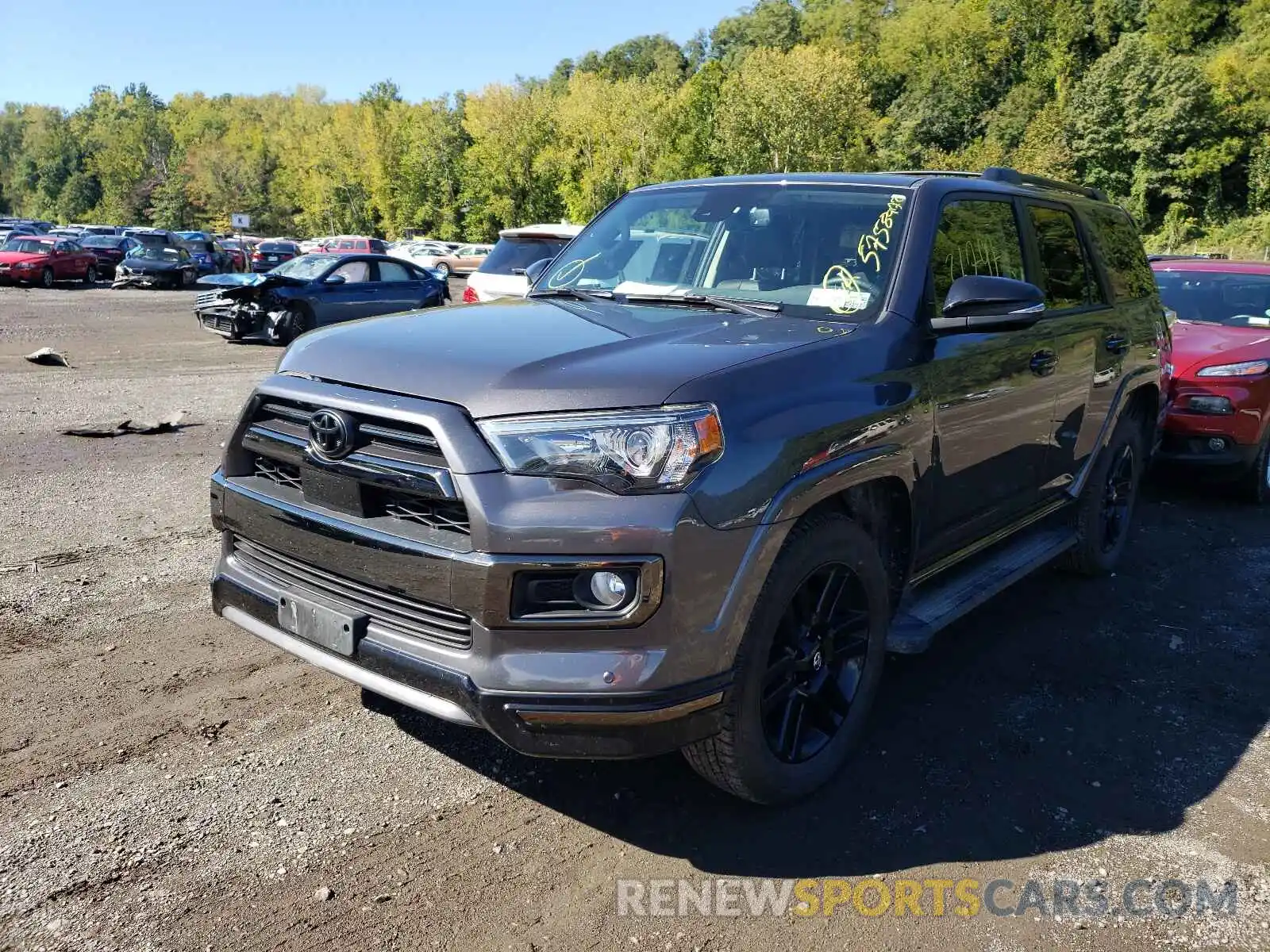 2 Photograph of a damaged car JTEBU5JR8L5756475 TOYOTA 4RUNNER 2020